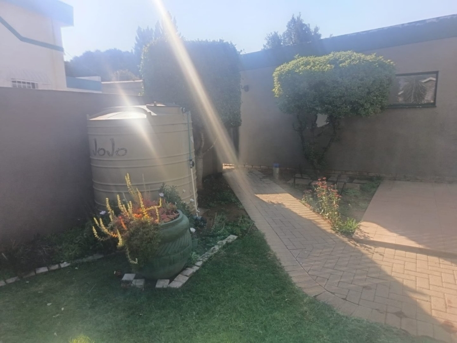 3 Bedroom Property for Sale in Rhodesdene Northern Cape